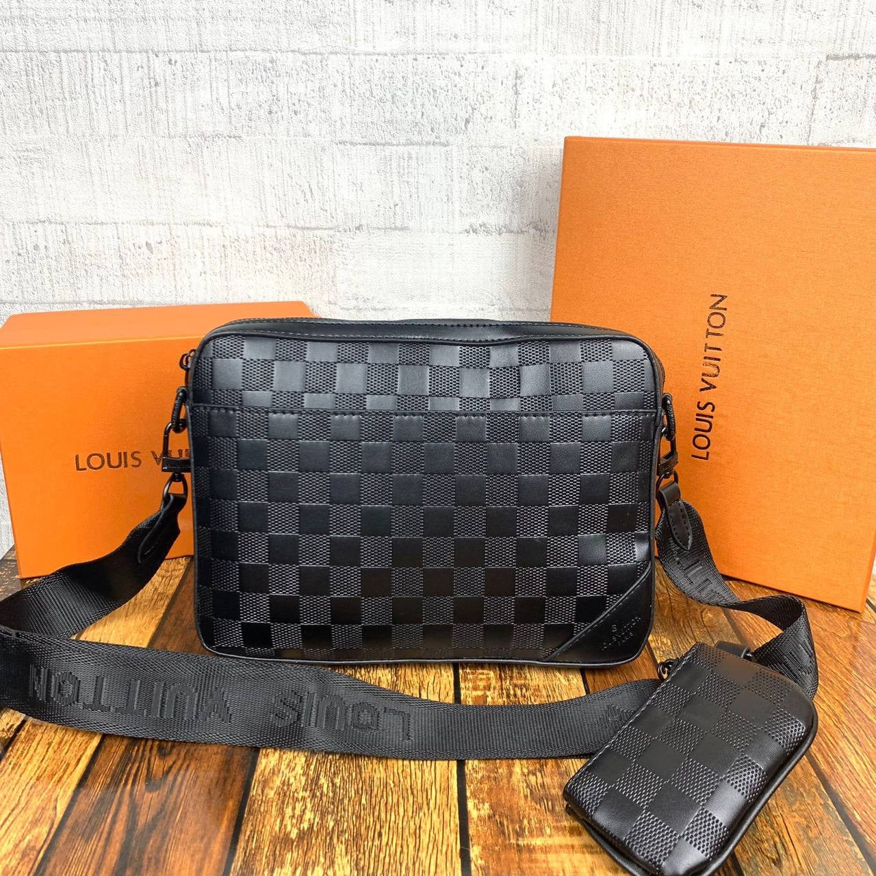 LV
105 dhs🇦🇪
with box
🎁🎁🎁
Zain137
Zain93
♥️♥️♥️