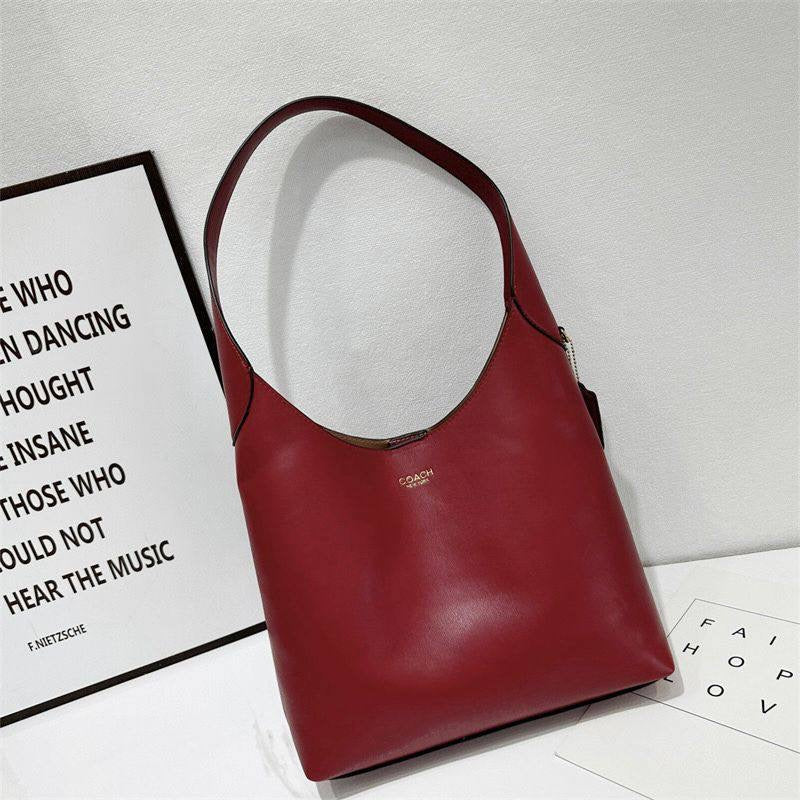 COACH 
NEW CAME 
GOOD QUALITY 
85 dhs🇦🇪
Zain39
♥️♥️♥️