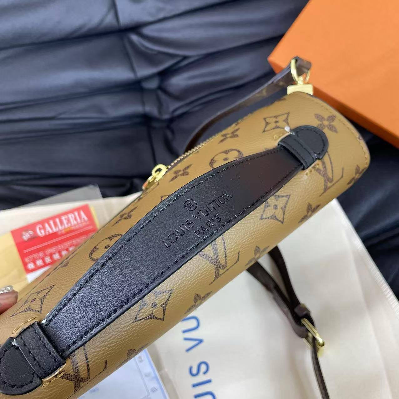 LV
25*19*8 cm
With box
🎁🎁🎁
100 dhs🇦🇪
Zain17
♥️♥️♥️