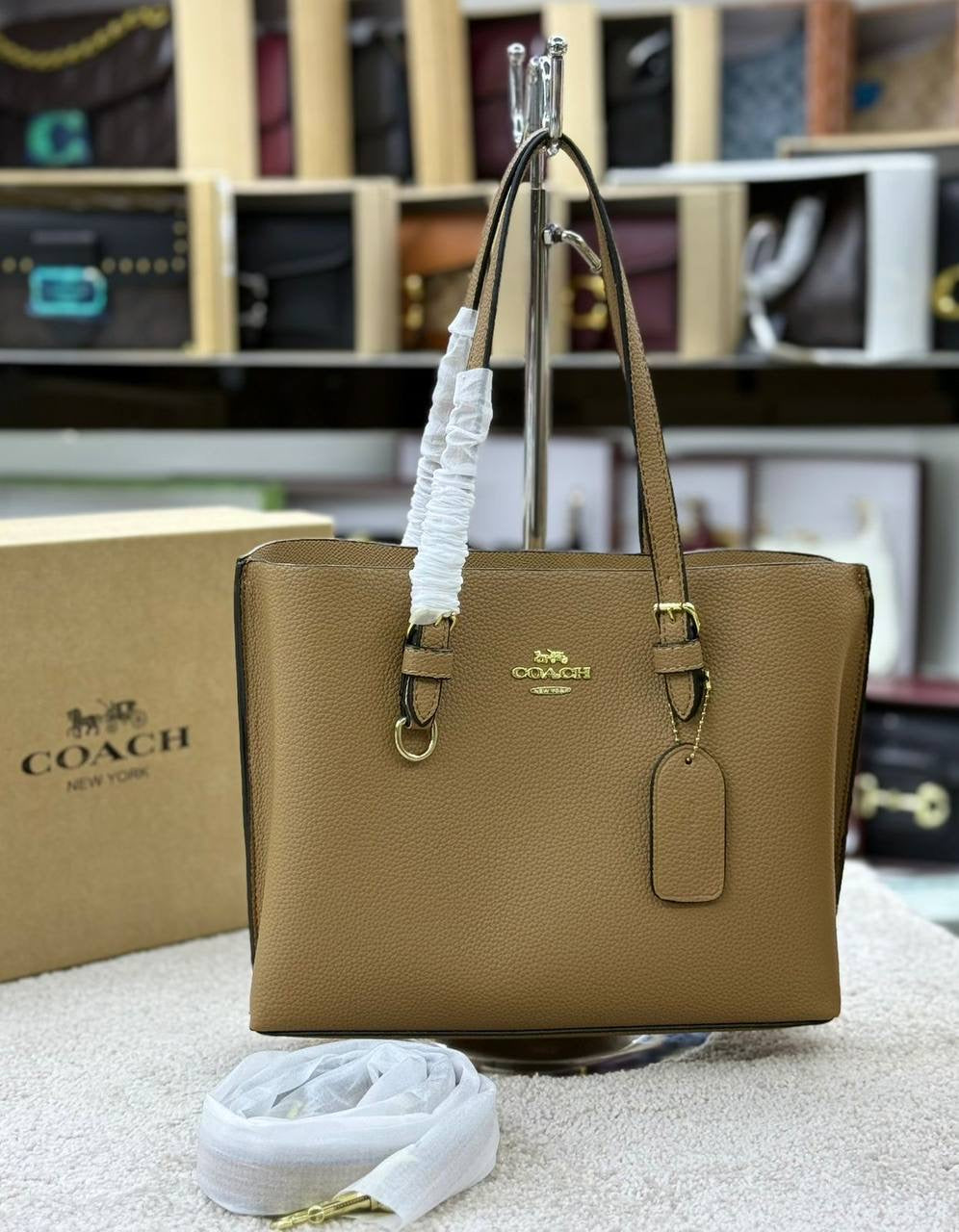 COACH 
GOOD QUALITY 
95 dhs🇦🇪
WITH BOX 
🎁🎁🎁
Zain28
♥️♥️♥️