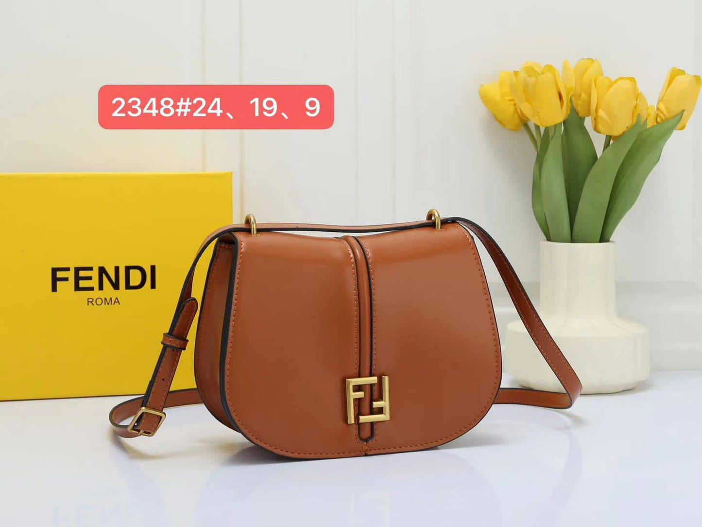 Fendi
With box 
🎁🎁🎁
85 dhs🇦🇪
Zain137
 ♥️♥️♥️