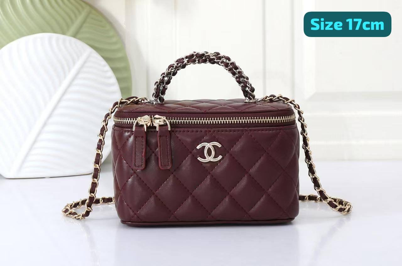 Chanel
Good quality 
with box 
🎁🎁🎁
95 dhs🇦🇪
Zain186
♥️♥️♥️