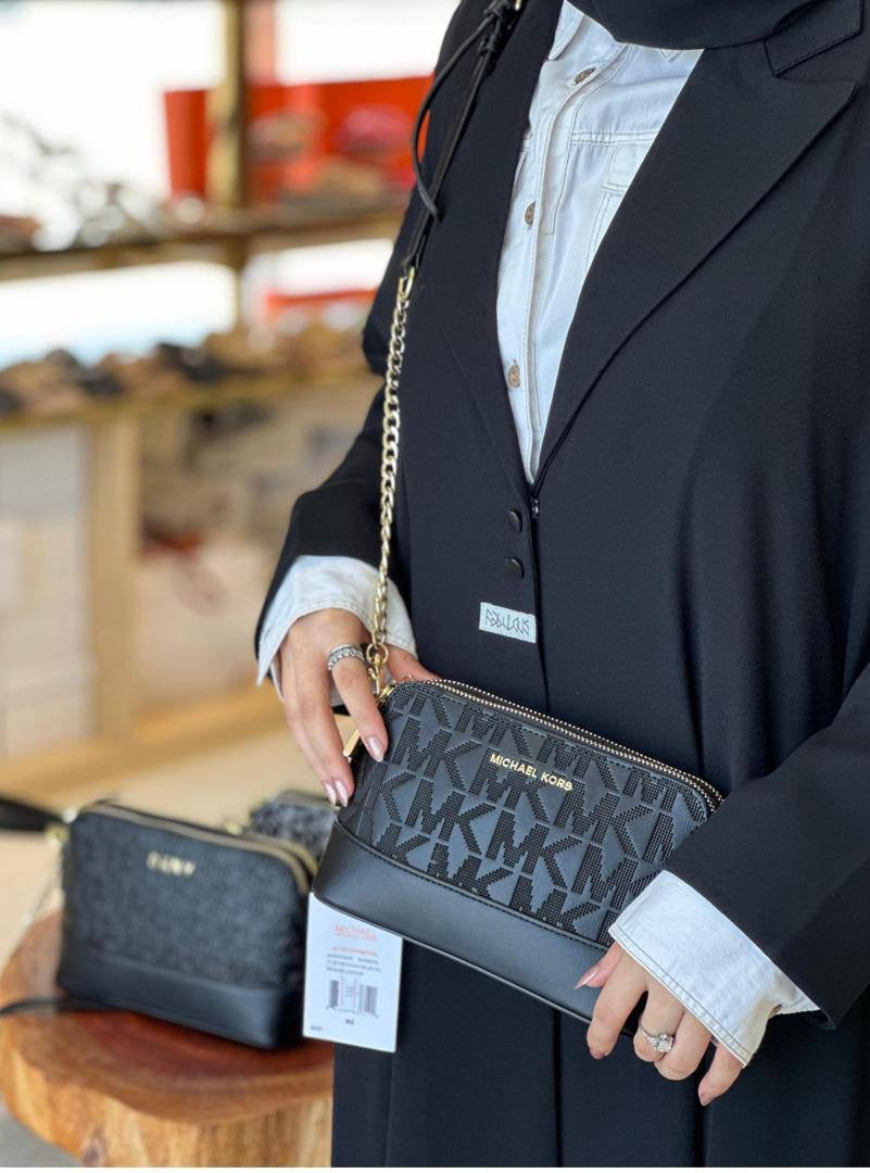 MK
80 dhs🇦🇪
with box
🎁🎁🎁
size 20cm
Zain26
♥️♥️♥️