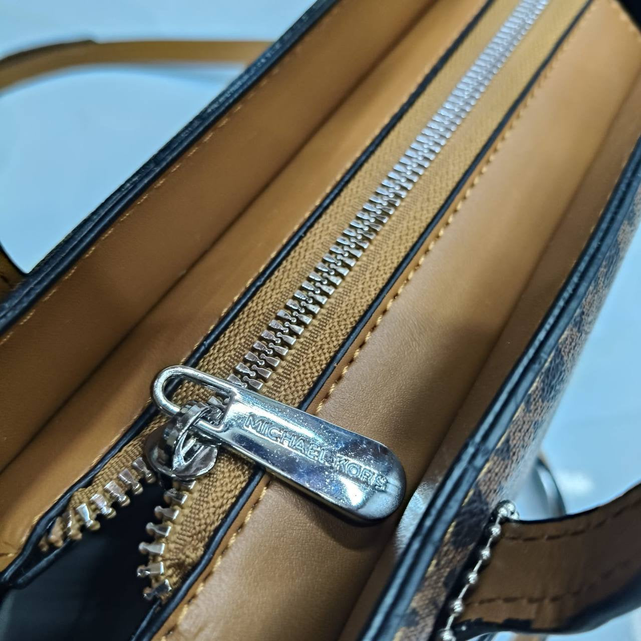 MK
ʜᴀɴᴅᴄᴀʀʀʏ ᴄʀᴏss ʙᴀɢ
ᴡɪᴛʜ ʟᴏɴɢ ʙᴇʟᴛ sᴛʀᴀᴘ
sɪᴢᴇ : 25 cm
60 dhs🇦🇪
Zain31
♥️♥️♥️