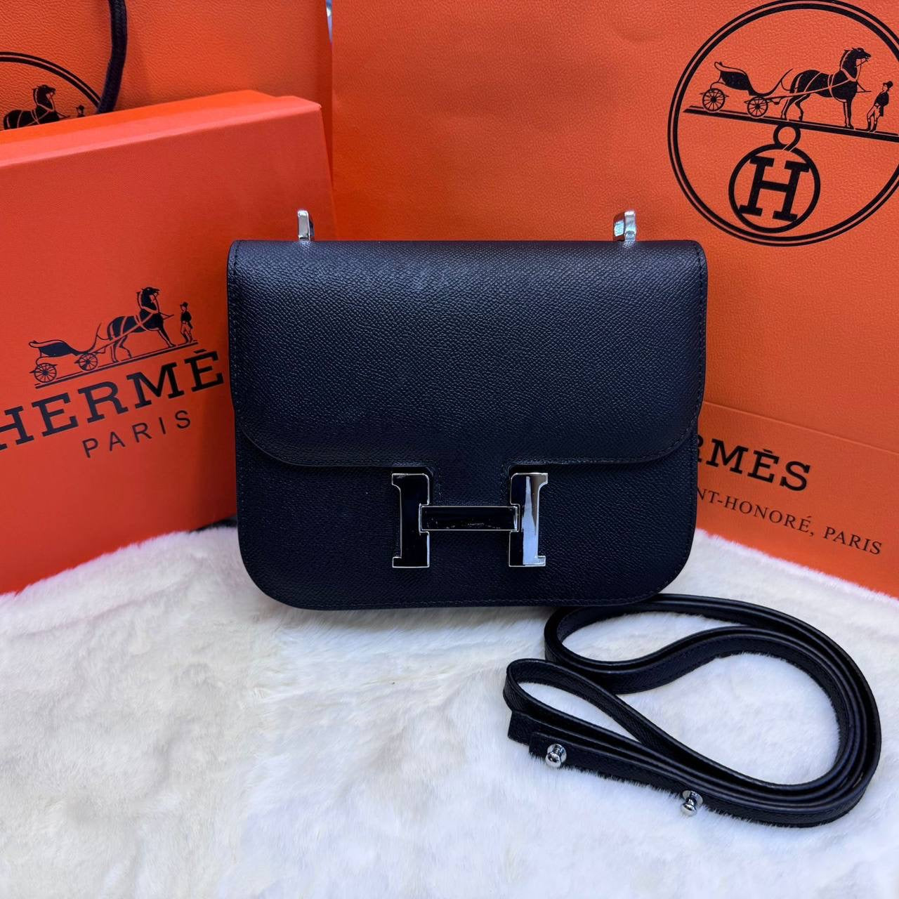Hermes ᴄᴏɴsᴛᴀɴᴄᴇ(sɪʟᴠᴇʀ)
ᴡɪᴛʜʙᴏx
🎁🎁🎁
ʟᴇᴀᴛʜᴇʀ
sɪᴢᴇ:19ᴄᴍ
95 dhs🇦🇪
Zain56
♥️♥️♥️