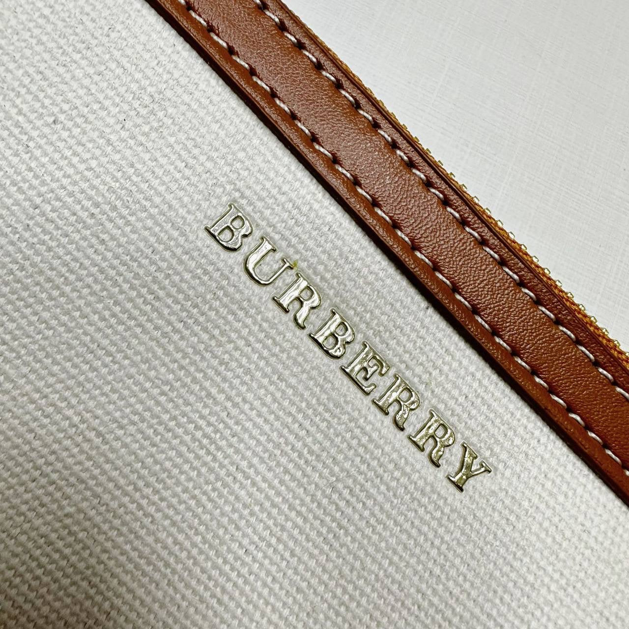 BURBERRY
GOOD QUALITY 
85 dhs🇦🇪
Zain39
♥️♥️♥️