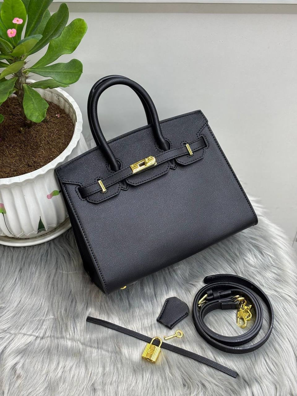 HERMES BIRKIN 
GOOD QUALITY 💯
105 dhs🇦🇪
Zain28
♥️♥️♥️