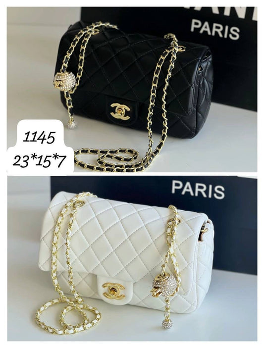 Chanel
Good Quality bag 
with box 
🎁🎁🎁
120 dhs🇦🇪
Zain117
♥️♥️♥️