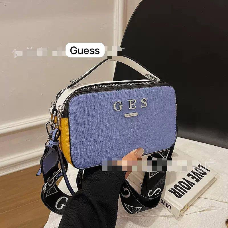 Guess 
Size : 19 * 11 * 7 cm
60 dhs🇦🇪
with box
🎁🎁🎁
Zain115
♥️♥️♥️