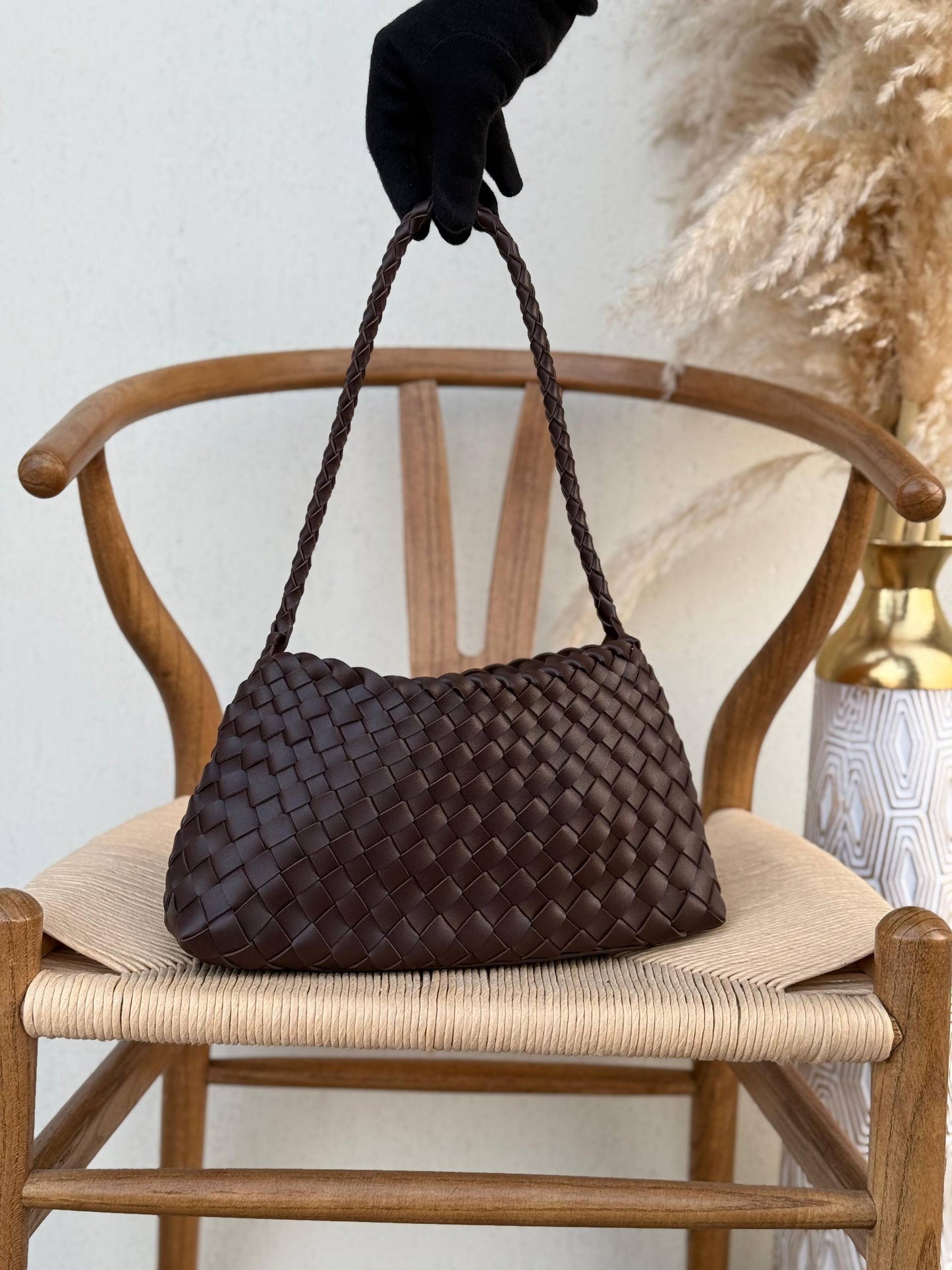 New collection✨✨✨
BOTTEGA VENETA
30cm
350 dhs🇦🇪
Top quality 
With box🎁
Zain167
♥️♥️♥️