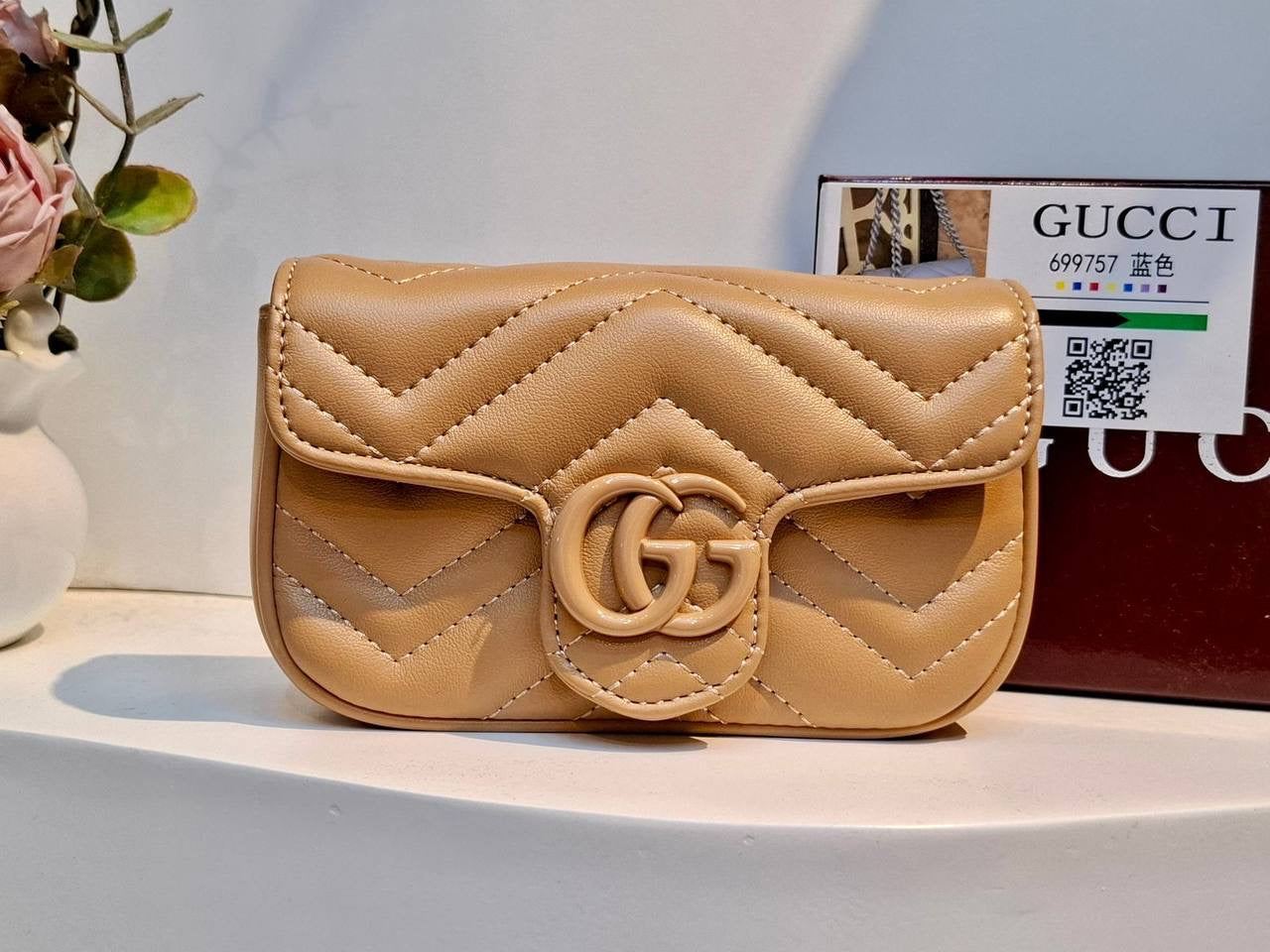 Gucci Macarons 
Size:16*5*10cm 
95 dhs🇦🇪
with Box
🎁🎁🎁
Zain254
♥️♥️♥️