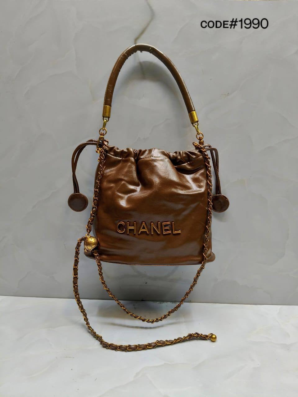 Chanel 22 ᴍɪɴɪ
ʙᴜᴄᴋᴇᴛ sʜᴏᴜʟᴅᴇʀ/ ᴄʀᴏssʙᴀɢ
sɪᴢᴇ: 22 ᴄm
70 dhs🇦🇪
Zain31
♥️♥️♥️