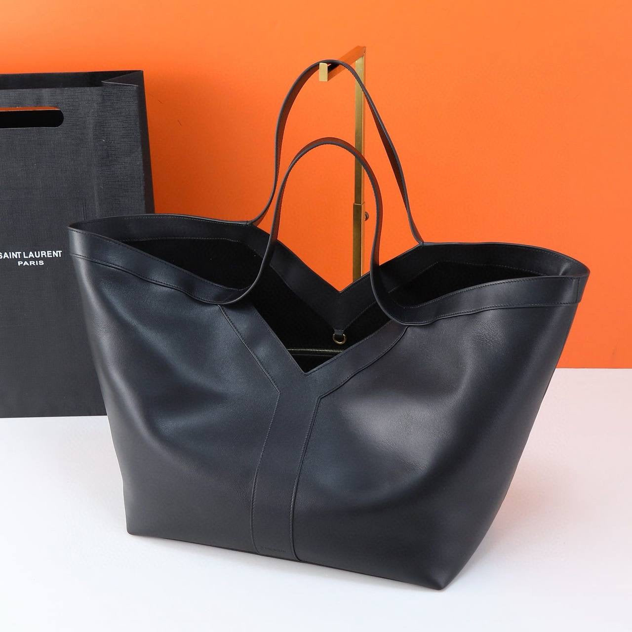 YSL
180 dhs🇦🇪
Zain39
♥️♥️♥️