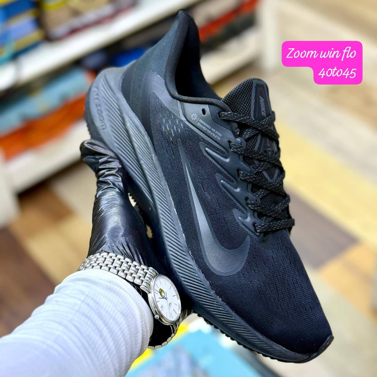Nike zoom
Available size on pictures written 
100 dhs🇦🇪
Zain27
♥️♥️♥️