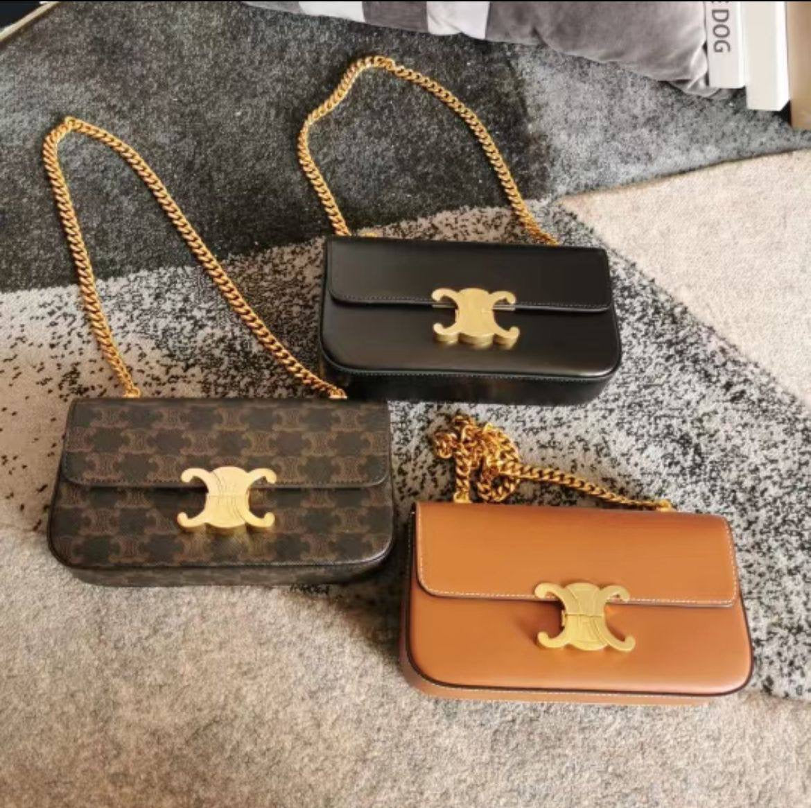 Celine
90 dhs🇦🇪
Good quality
 with box
🎁🎁🎁
Zain35
♥️♥️♥️