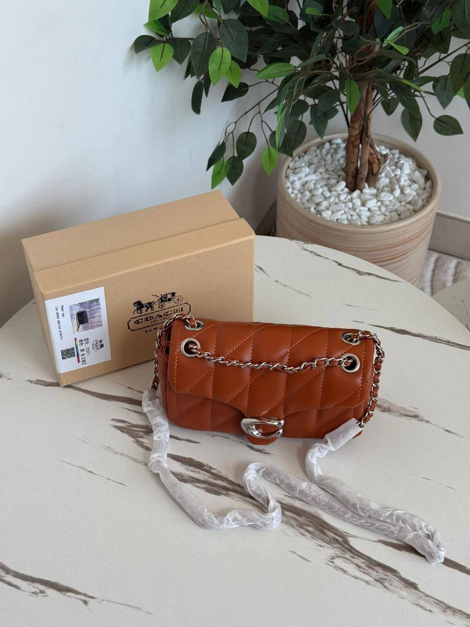 Coach
Best quality 
with box’s 
🎁🎁🎁
95 dhs🇦🇪
size 20 cm
Zain158
♥️♥️♥️