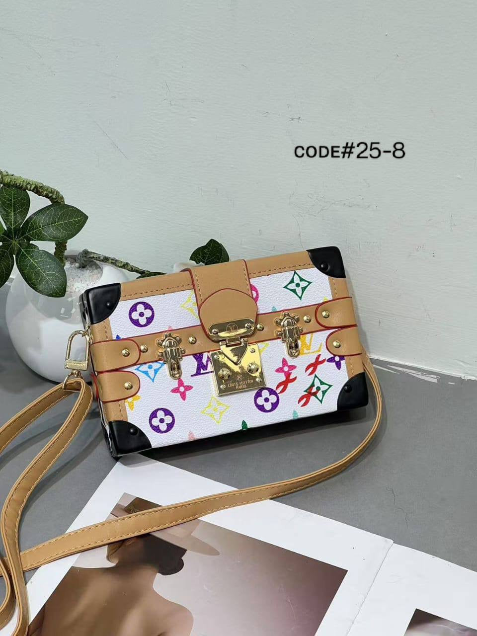 LV
ᴘᴇᴛɪᴛᴇ ᴍᴀʟʟᴇ ᴛʀᴜɴᴋ ʙᴀɢ
ᴍᴏɴᴏɢʀᴀᴍ ᴅᴇsɪɢɴ
ᴡɪᴛʜ ʟᴏɴɢ ʙᴇʟᴛ sᴛʀᴀᴘ
sɪᴢᴇ : 19.5 cm
ᴡɪᴛʜ BOX
🎁🎁🎁
75 dhs🇦🇪
Zain31
♥️♥️♥️