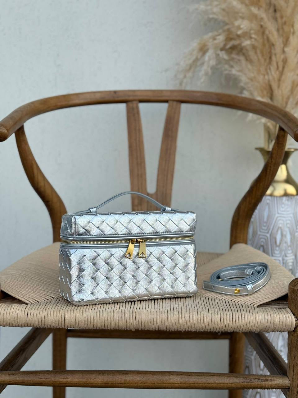 New Collection✨✨✨
BOTTEGA VENETA
20cm
330 dhs🇦🇪
Top quality 
With box🎁
Zain167
♥️♥️♥️