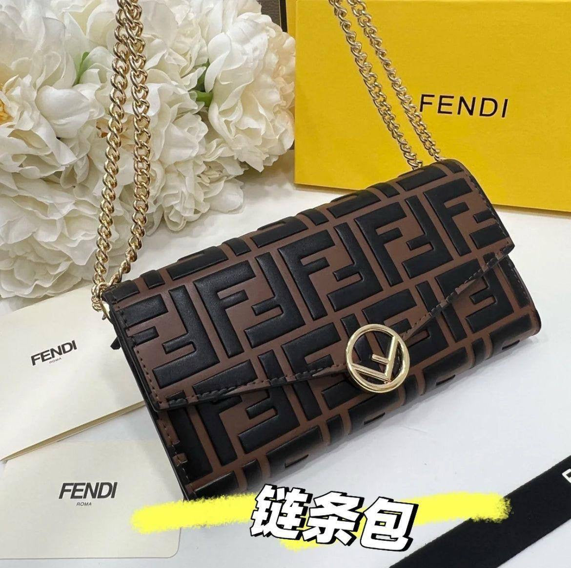 Fendi
SMALL FENDI 
85 dhs🇦🇪
with box
🎁🎁🎁
Zain90
♥️♥️♥️