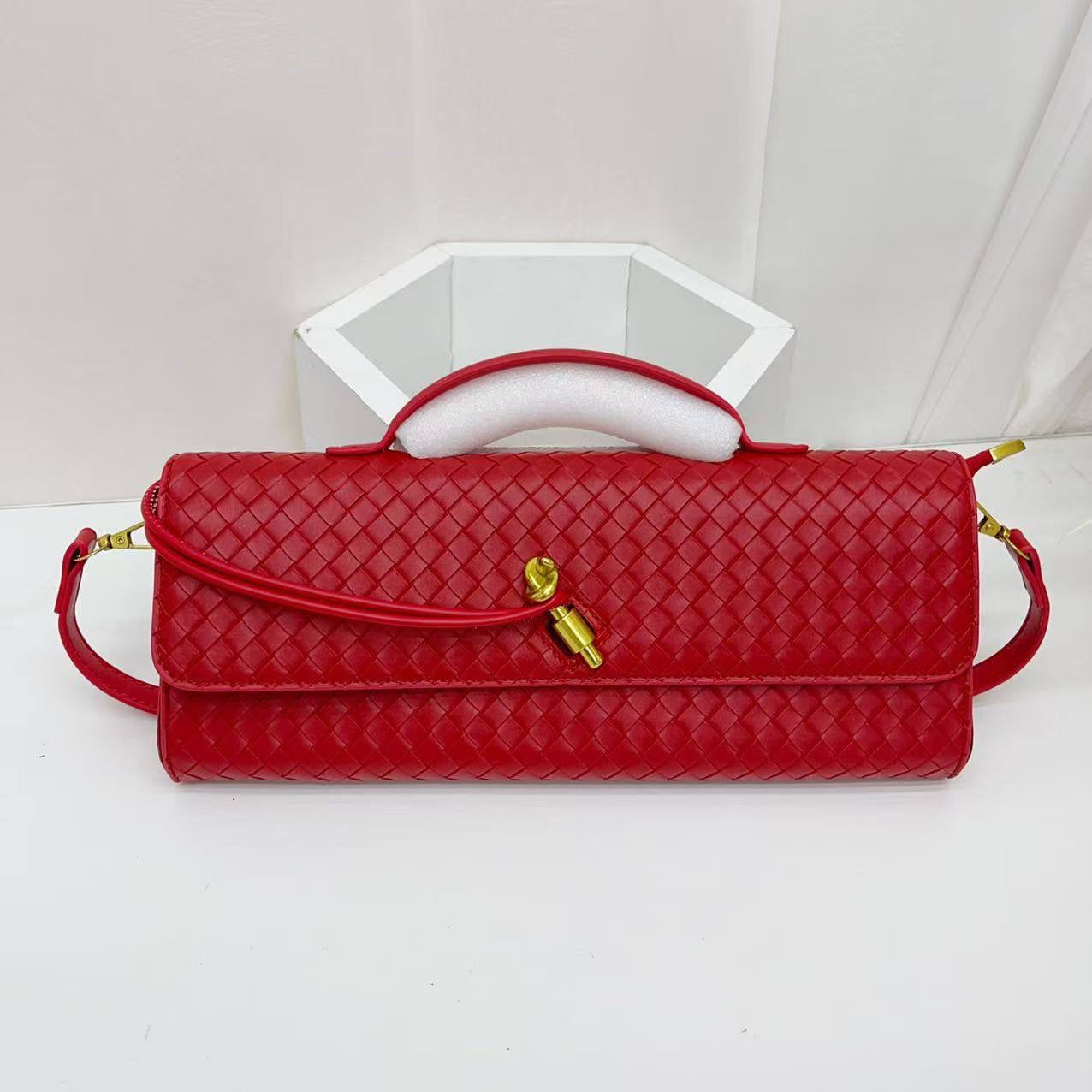 Bottega
65 dhs🇦🇪
Zain22
♥️♥️♥️