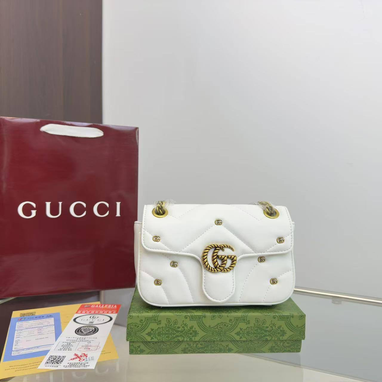 Gucci
Best quality 
with box’s 
🎁🎁🎁
110 dhs🇦🇪
size 18 cm
Zain158
♥️♥️♥️