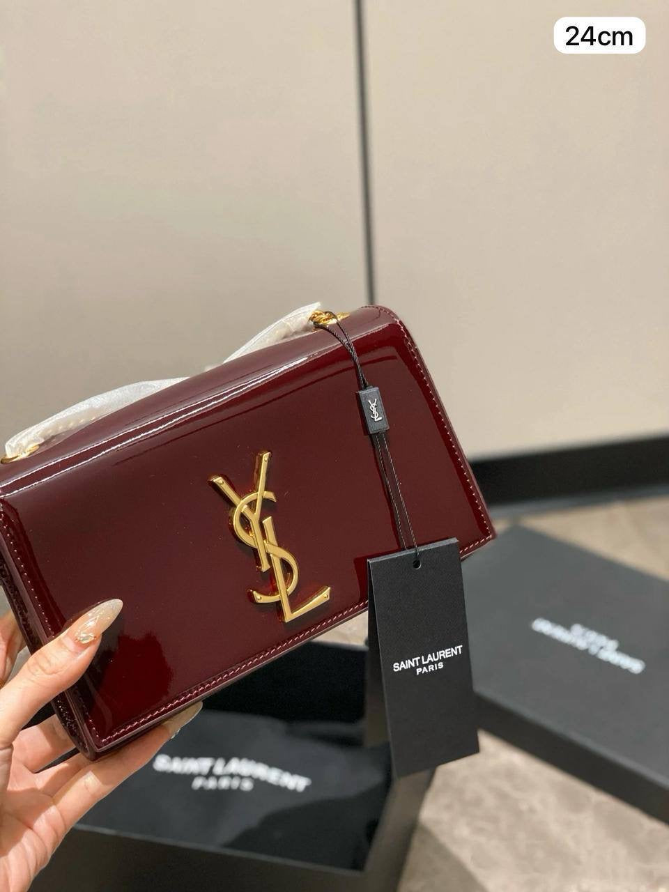 Ysl Kate
Size : 24 * 14.5 * 5.5  cm
95 dhs🇦🇪
with box 🎁
Zain115
♥️♥️♥️