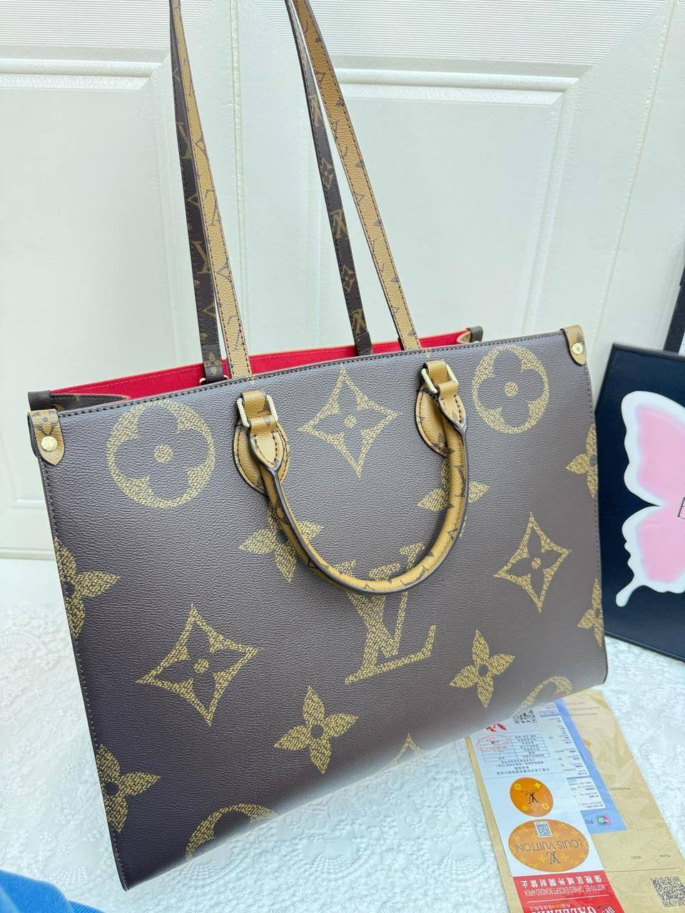 LV
41*30*15cm
110 dhs🇦🇪
Zain17
♥️♥️♥️