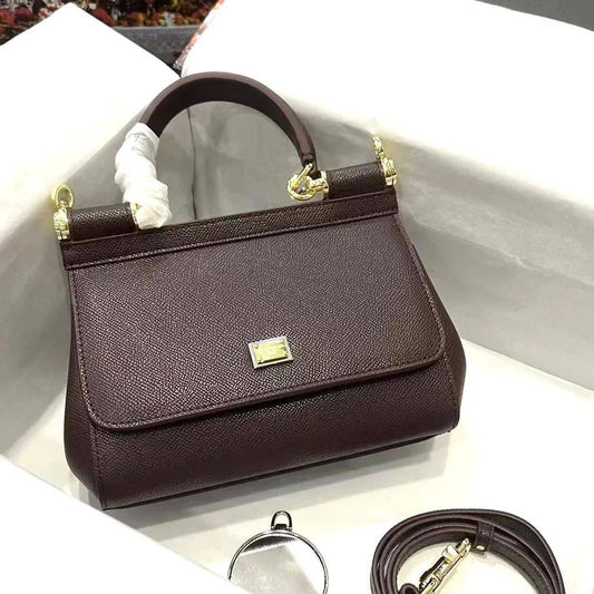 D&G Master 
20CM  
300 dhs🇦🇪
WITH BOX 
🎁🎁🎁
Zain131
♥️♥️♥️