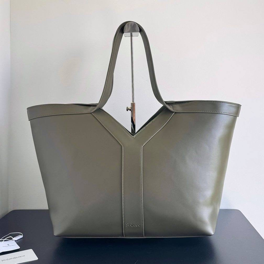 YSL
180 dhs🇦🇪
Zain39
♥️♥️♥️
