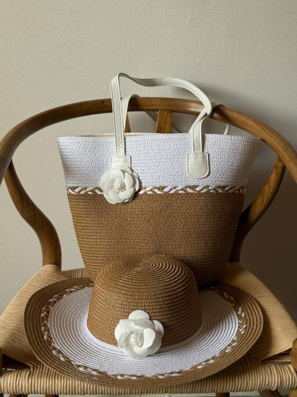 Available Again✨✨✨
*SET BEACH BAG(CAP & BAG)*
280 dhs🇦🇪
Top quality
Zain167
♥️♥️♥️