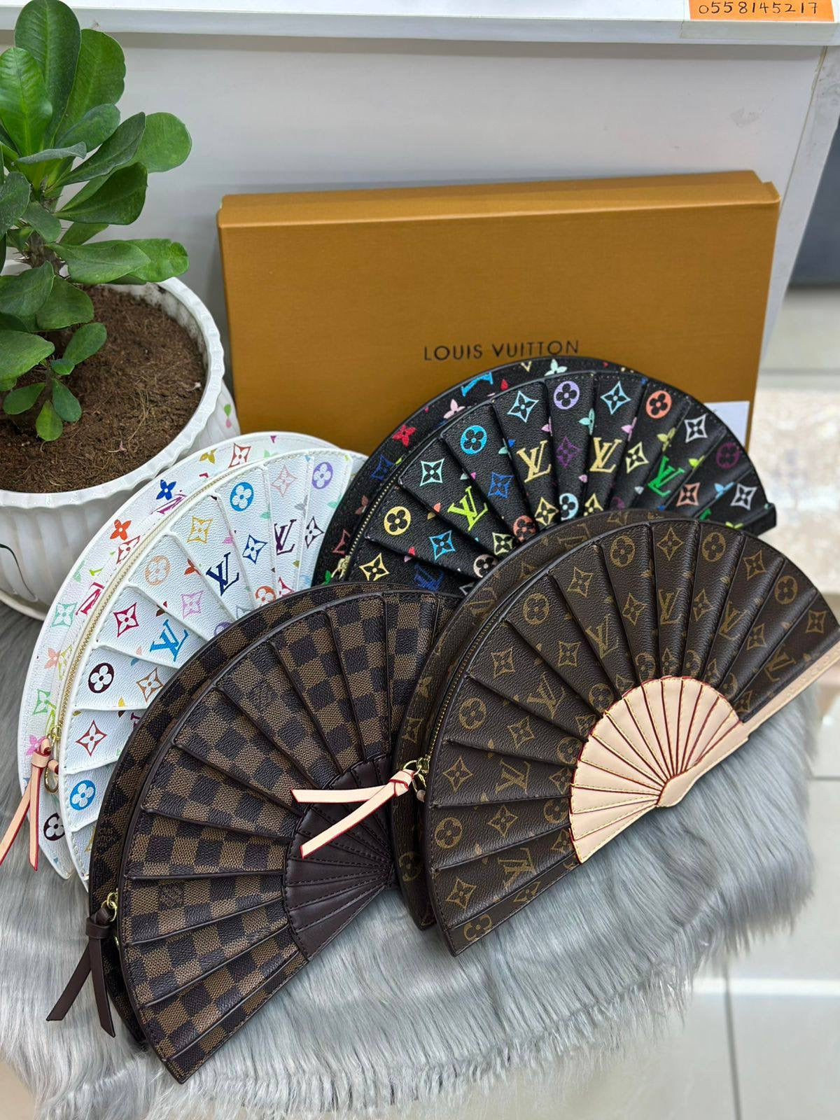 LV
SIZE  ……… 36  CM 
130 dhs🇦🇪
with BOX
🎁🎁🎁
Zain244
♥️♥️♥️