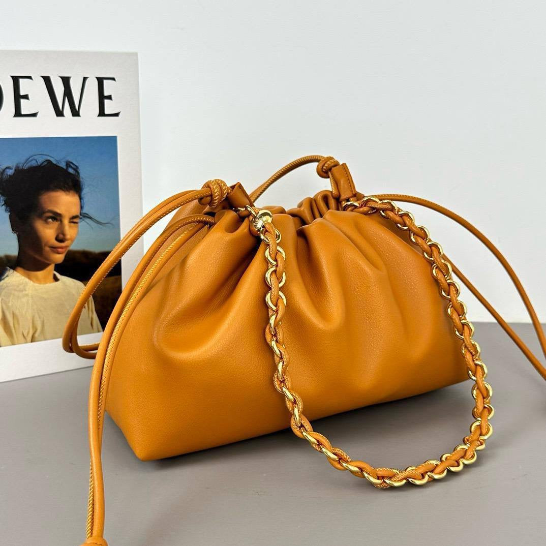LOEWE Master
are stock arrived 
270 dhs🇦🇪
#29cm
Zain228
♥️♥️♥️