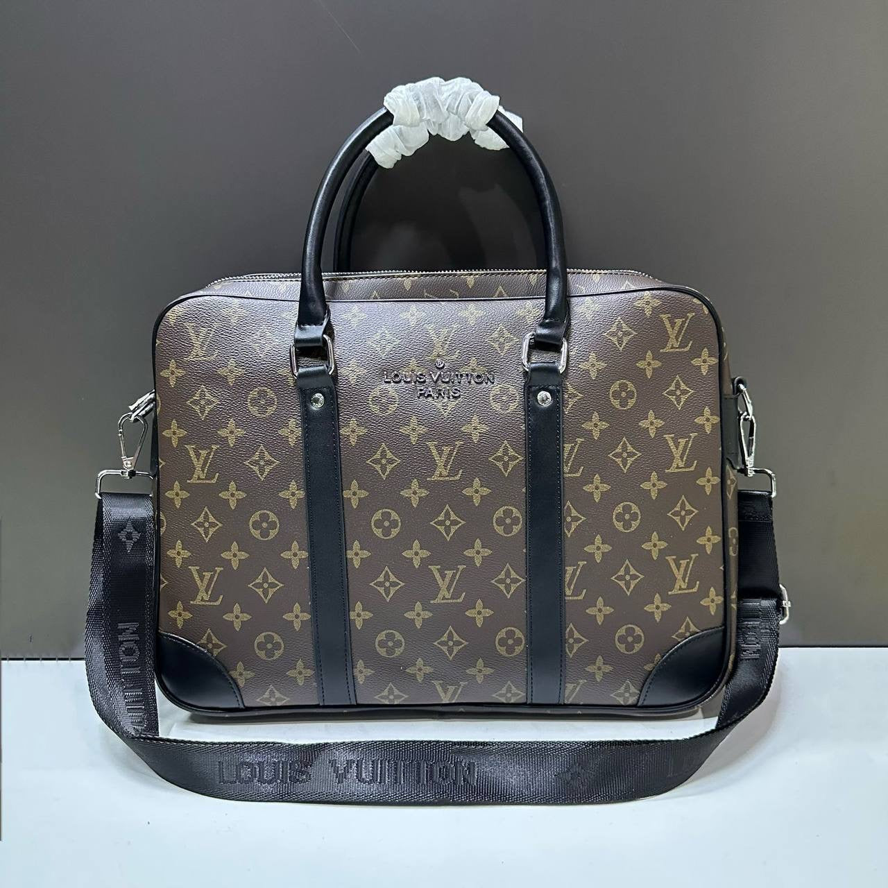 LV
LAPTOP BAG 
GOOD QUALITY 
OFFER 
85 dhs🇦🇪
Zain39
♥️♥️♥️