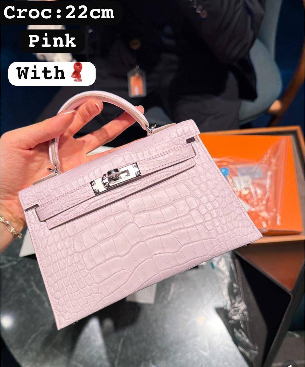 Hermes ᴋɪʟʟʏ ᴄʀᴏᴄᴏᴅɪʟᴇ 
sɪʟᴠᴇʀ ʜᴀʀᴅᴡᴀʀᴇ 
ᴡɪᴛʜʙᴏx 
🎁🎁🎁
ᴄʀᴏᴄs ᴍᴀᴛᴇʀɪᴀʟ 
sɪᴢᴇ:22ᴄᴍ
100 dhs🇦🇪
Zain56
♥️♥️♥️