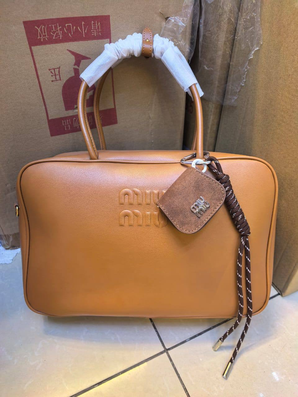Miu Miu
Master
350 dhs🇦🇪
Add box paper bag🎁
30 dhs🇦🇪
Zain10
♥️♥️♥️