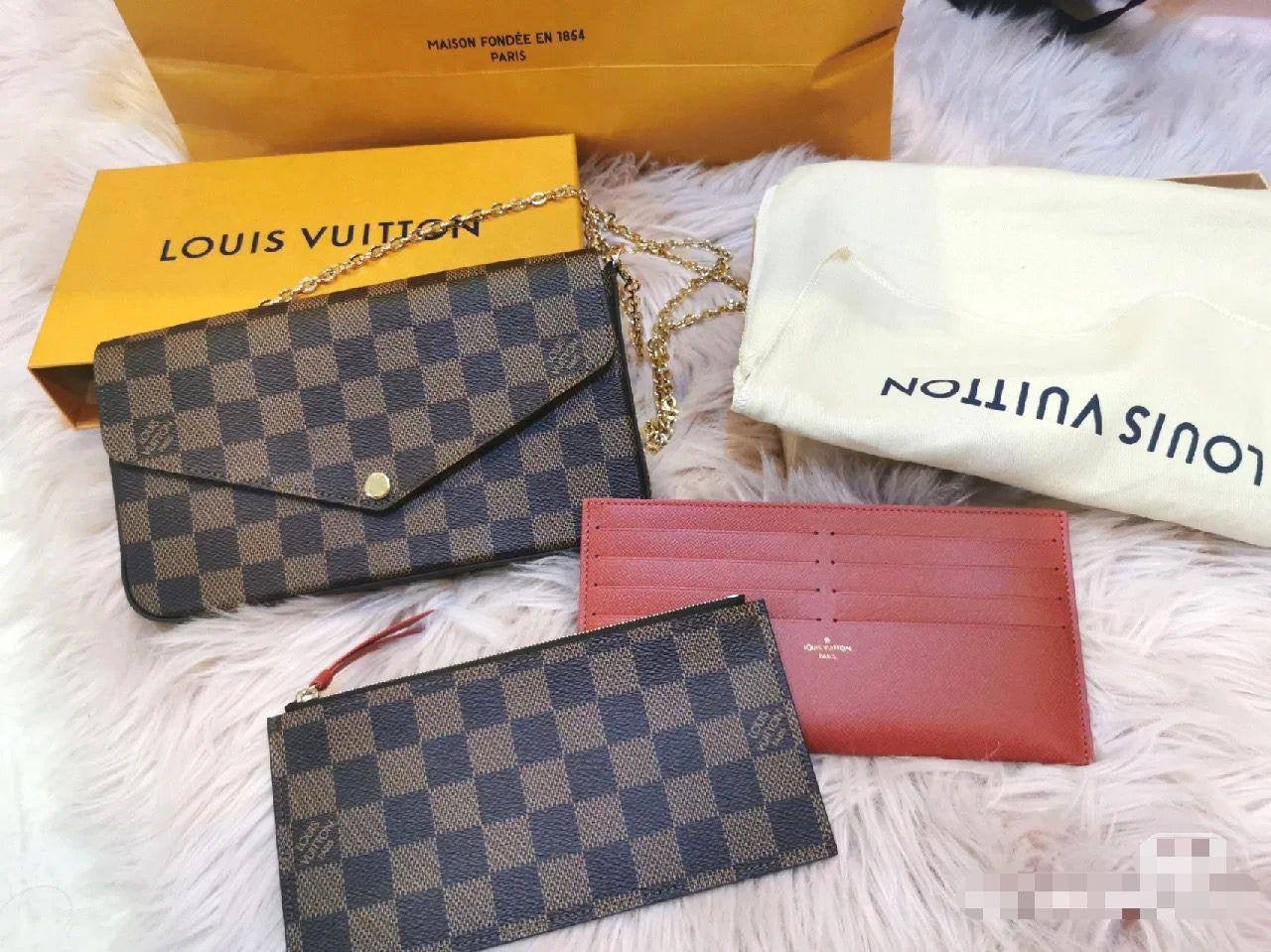 LV 3 in 1
Size : 23 * 14 cm
75 dhs🇦🇪
with box
🎁🎁🎁
Zain115
♥️♥️♥️