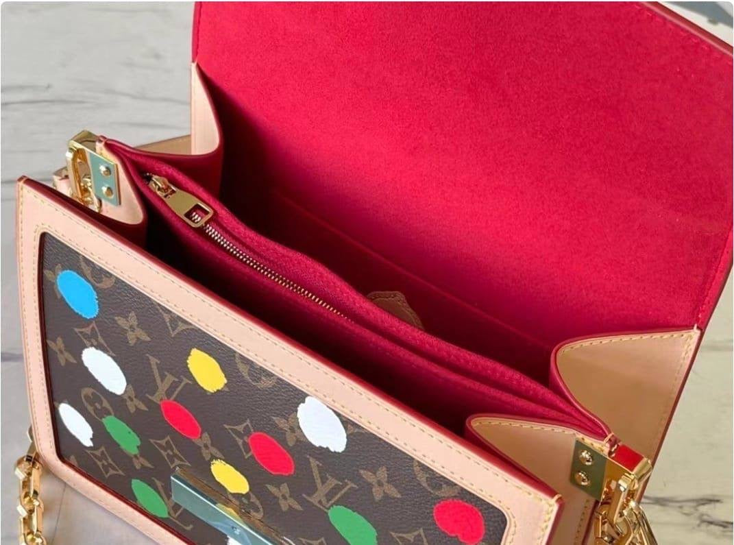 LV
NOW SPECIAL OFFER 
With leather
130 dhs🇦🇪
Zain39
♥️♥️♥️