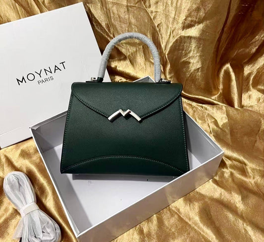 MOYNAT Paris
110 dhs🇦🇪
with box
🎁🎁🎁
size 25cm
Zain26
♥️♥️♥️