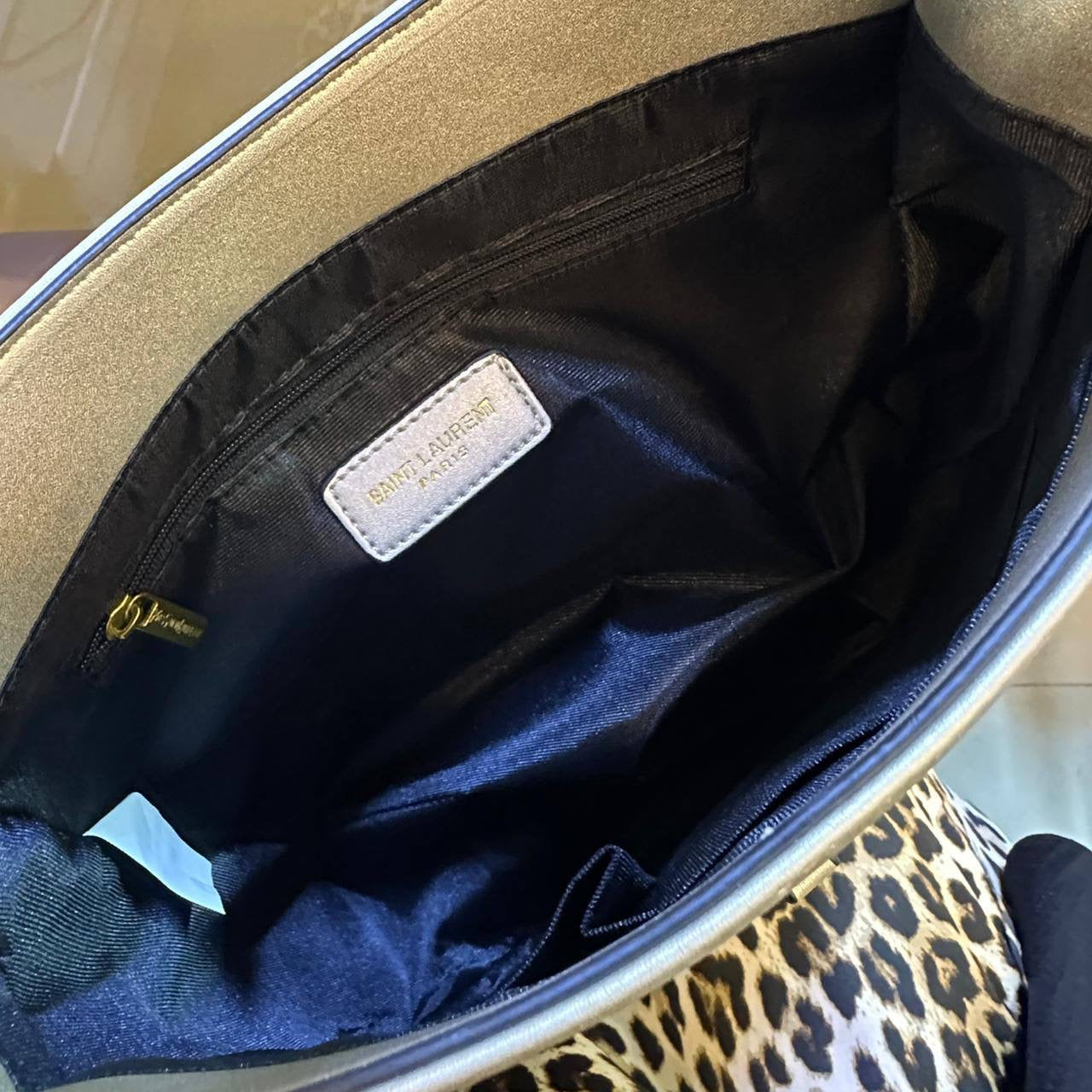 YSL 
NEW CAME GOOD QUALITY 
85 dhs🇦🇪
Zain39
♥️♥️♥️