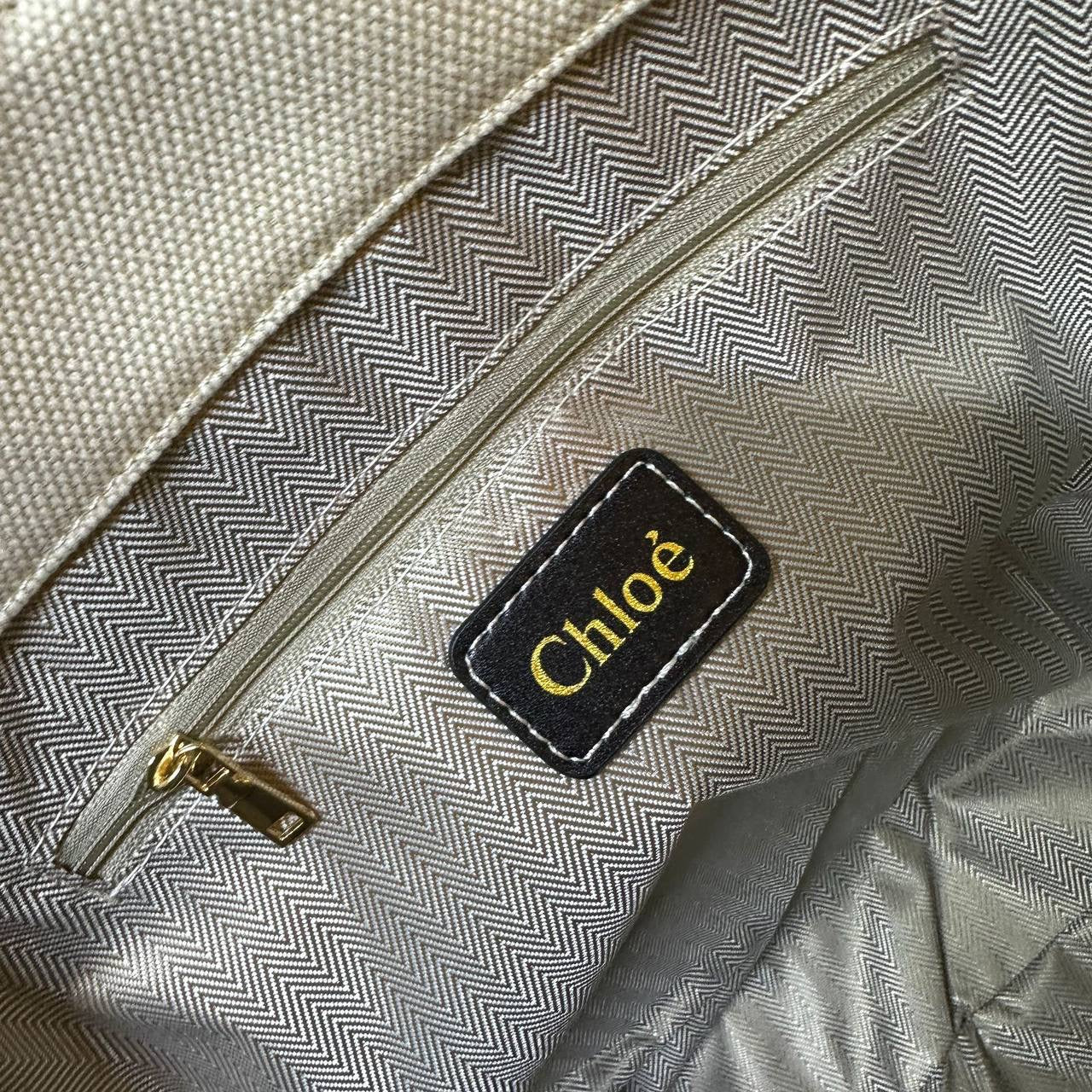Chloe 
good quality 
Big size 120 dhs🇦🇪
Meduim size 110 dhs🇦🇪
Small size  100 dhs🇦🇪
Zain39
♥️♥️♥️
