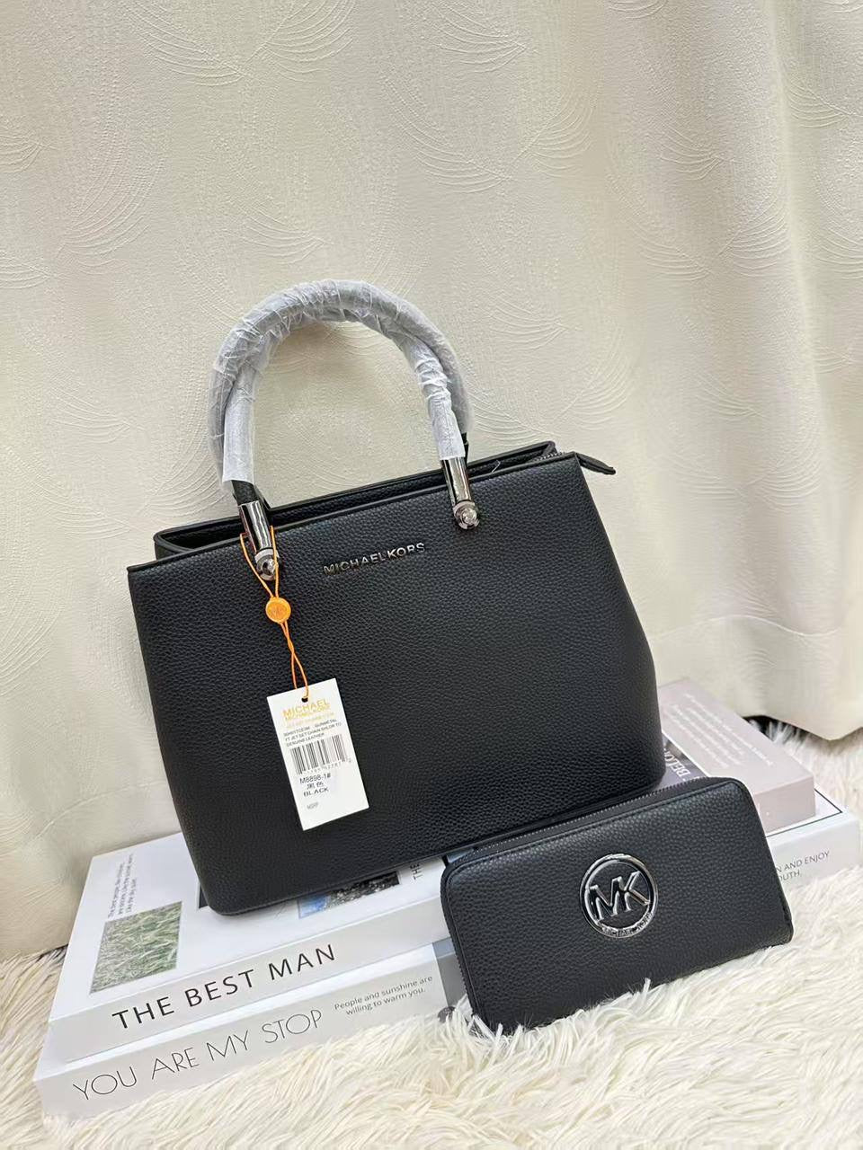 MK 2in1
110 dhs🇦🇪
with box
🎁🎁🎁
Zain143
♥️♥️♥️