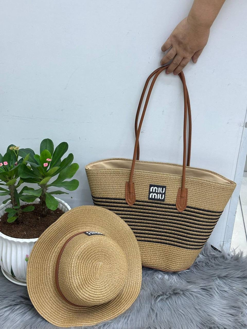 Miu Miu
SIZE……….  40 CM🌷
90 dhs🇦🇪
Zain244
♥️♥️♥️