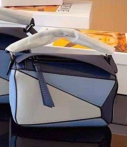 LOEWE 
WITH BOX 
🎁🎁🎁
130 dhs🇦🇪
Zain39
♥️♥️♥️