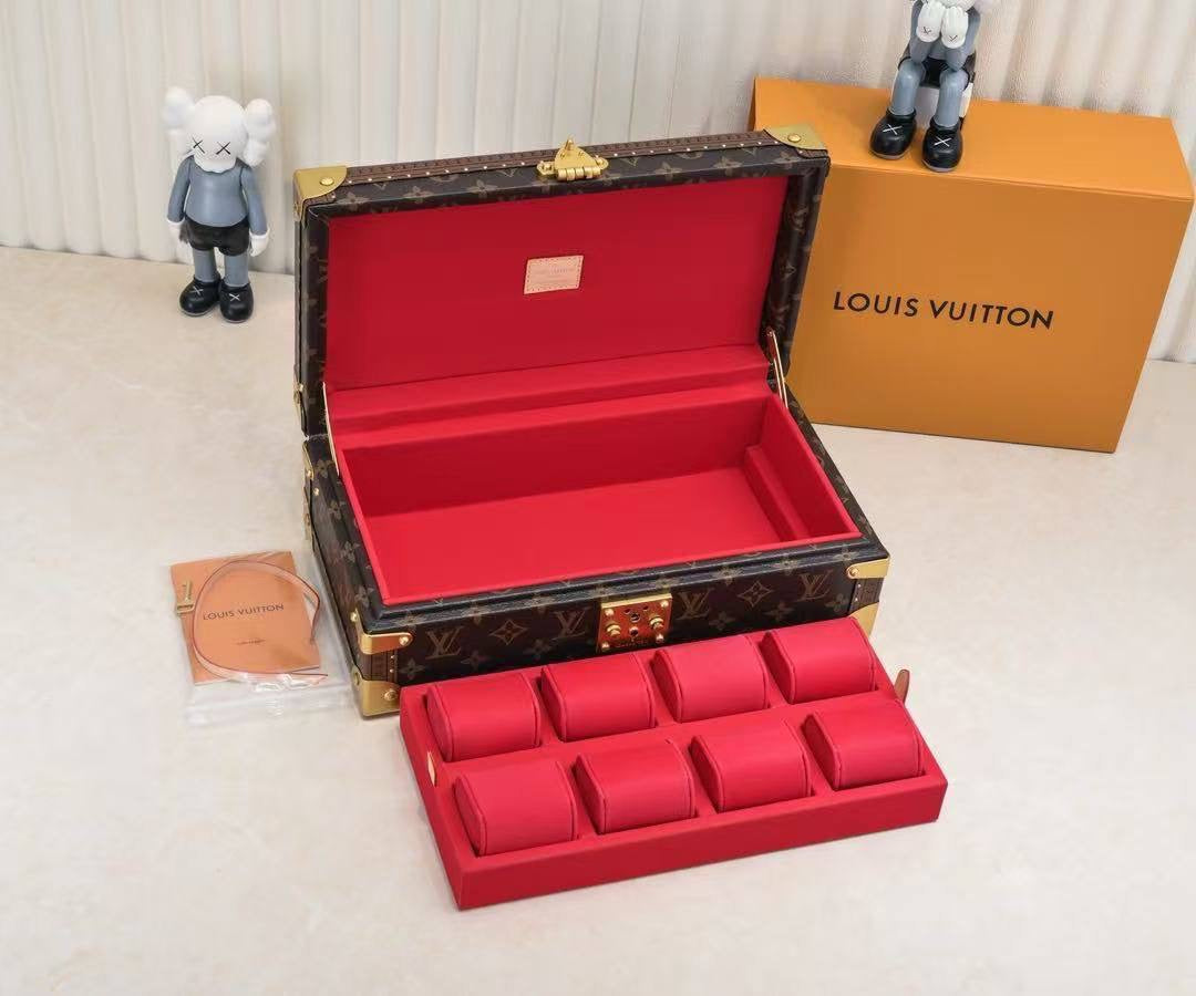 LOUIS VUITTON ✨💕✨
New collection ✨✨✨
SuperMaster Quality 🔥🔥
Available Now ❤️❤️❤️
For Price 👇 WTSP Text Zain 0568585901
Zain252
♥️♥️♥️