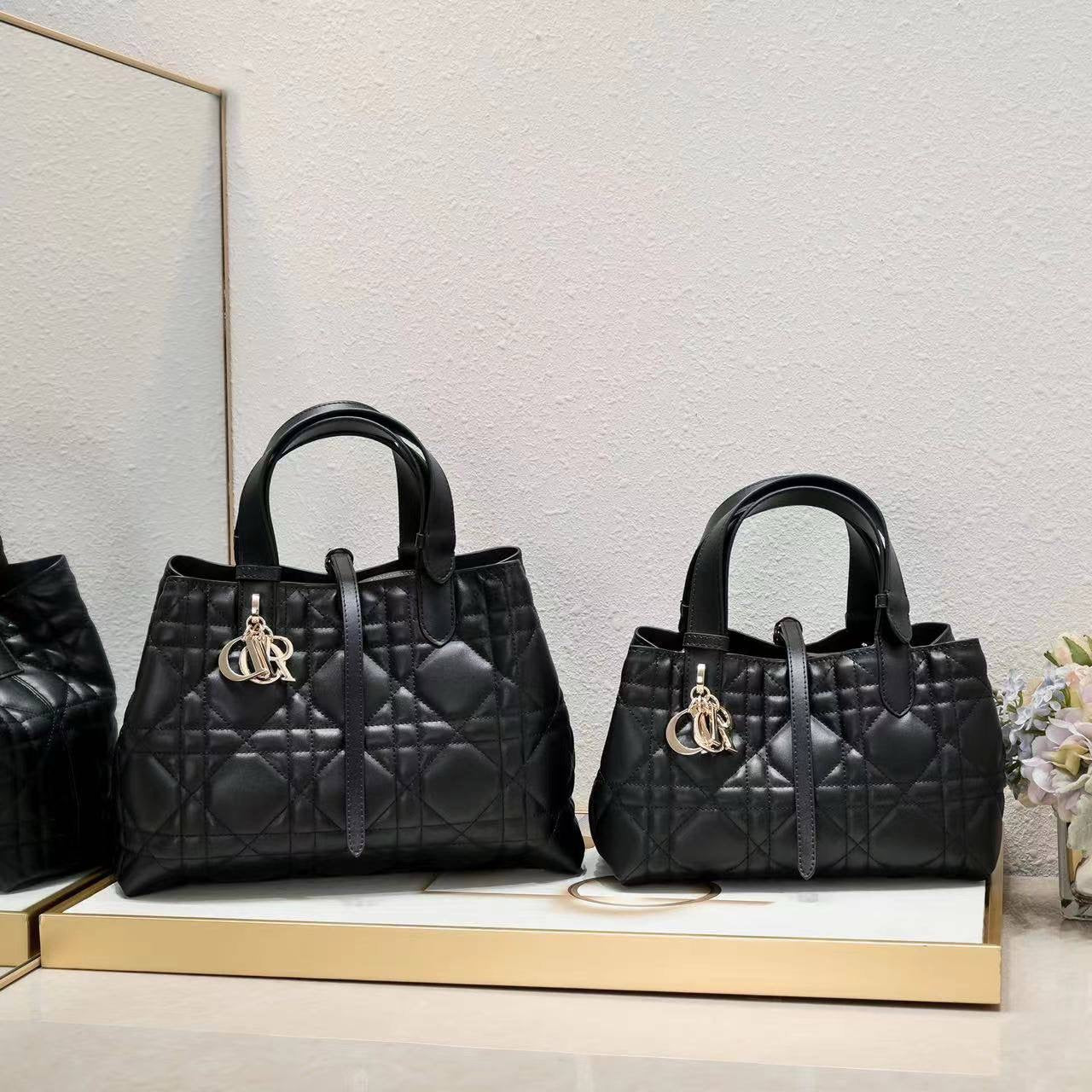 Dior Master +++
For Price 👇 WTSP Text Zain 0568585901
Zain142
♥️♥️♥️