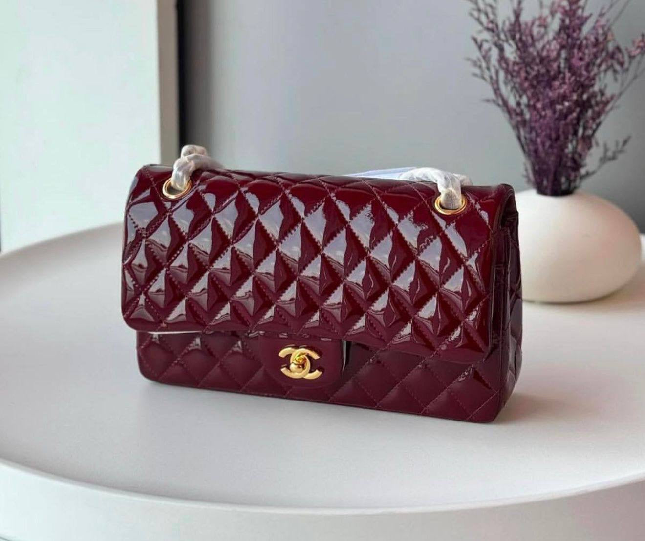 CHANEL CLASSIC GLOSSY 
VERY GOOD QUALITY 
110 dhs🇦🇪
WITH BOX 
🎁🎁🎁
Zain28
♥️♥️♥️