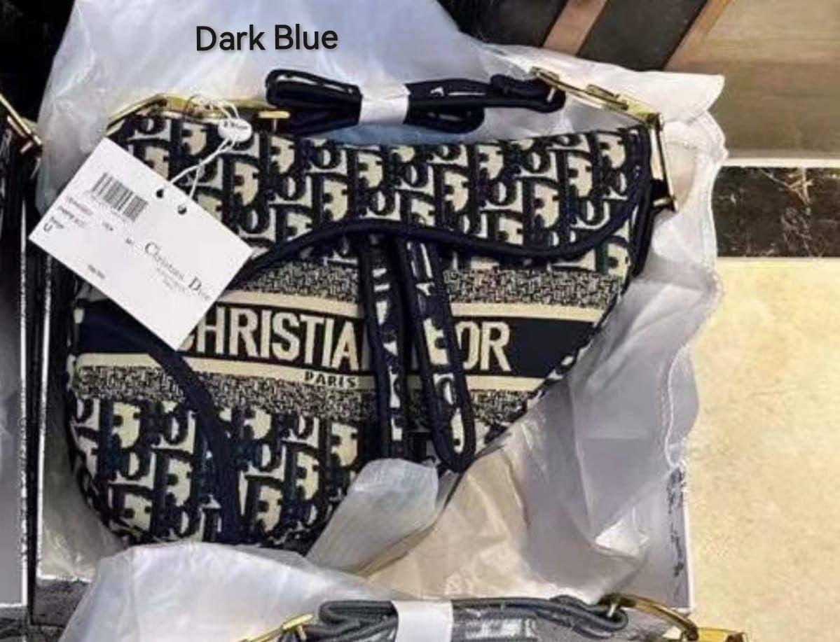 Dior Microbags
Size : 24 * 20 cm
90 dhs🪙
with box🎁
Zain115
♥️♥️♥️