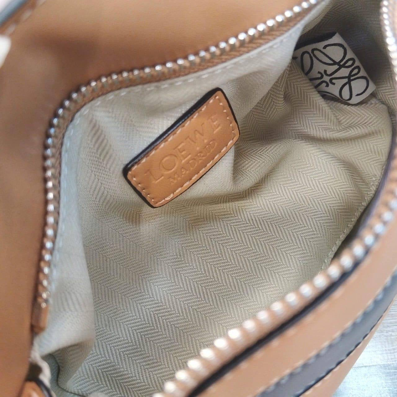 LOEWE 
WITH BOX 
🎁🎁🎁
130 dhs🇦🇪
Zain39
♥️♥️♥️
