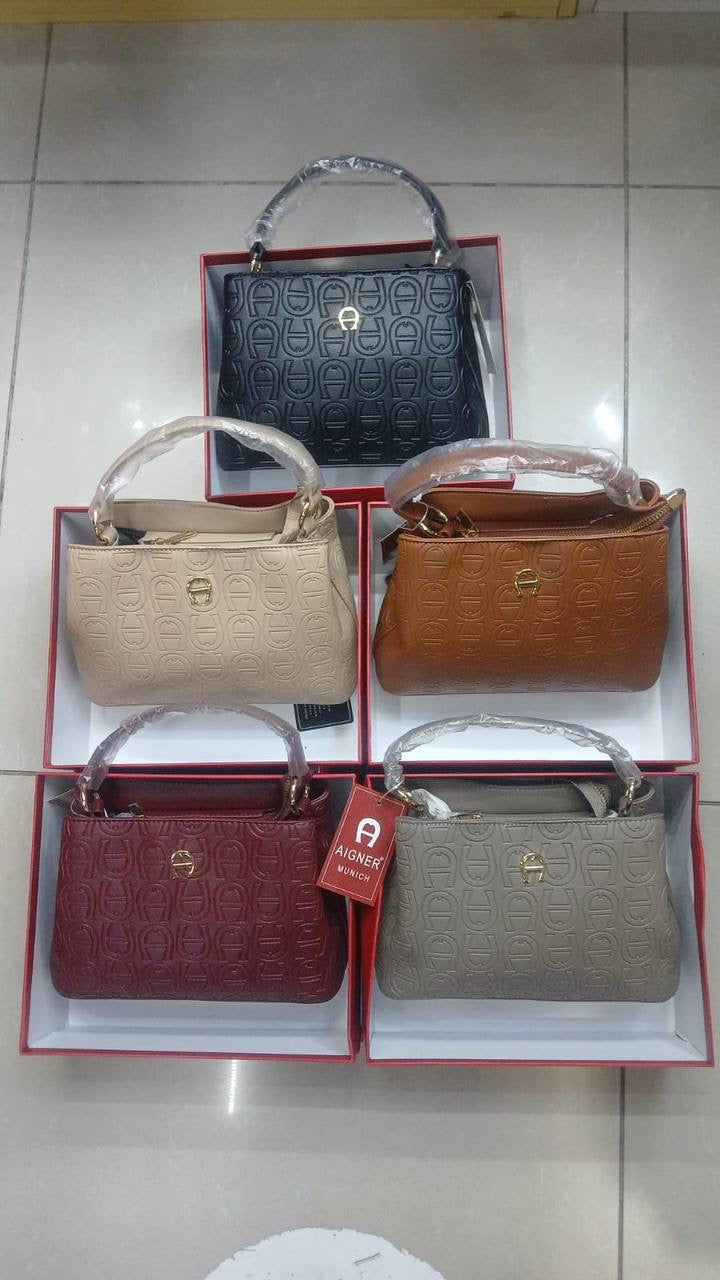 Aigner
95 dhs🇦🇪
Zain86
♥️♥️♥️