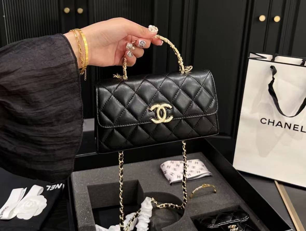 Chanel
90 dhs🇦🇪
Good quality
with box
🎁🎁🎁
Zain35
♥️♥️♥️